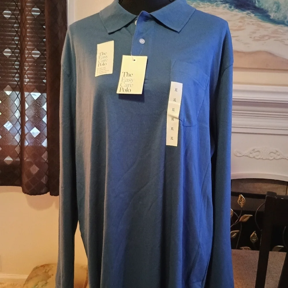 Gentlemen's Croft & Barrow extra large polo. Brand new with tags. Navy